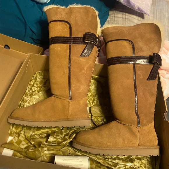 Ugg Boots - Picture 1 of 4